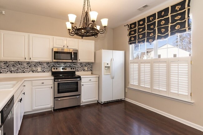 Building Photo - Beautifully Maintained Home!