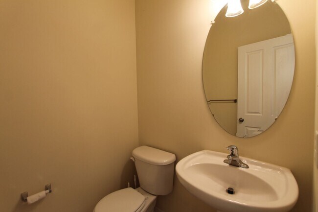 Building Photo - 316 Ross Ct