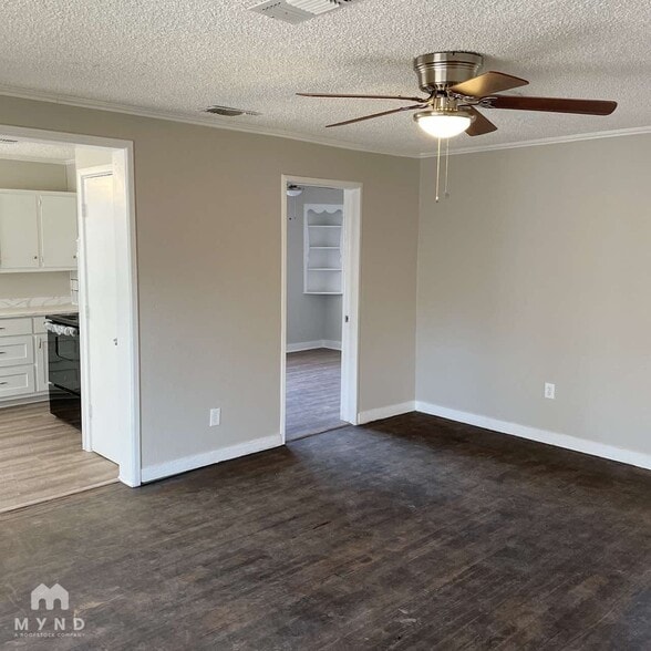 Building Photo - 1524 27th St