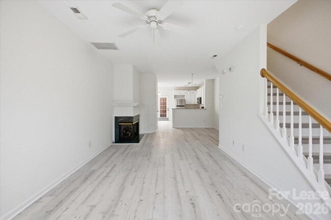 Building Photo - 6928 Creft Cir