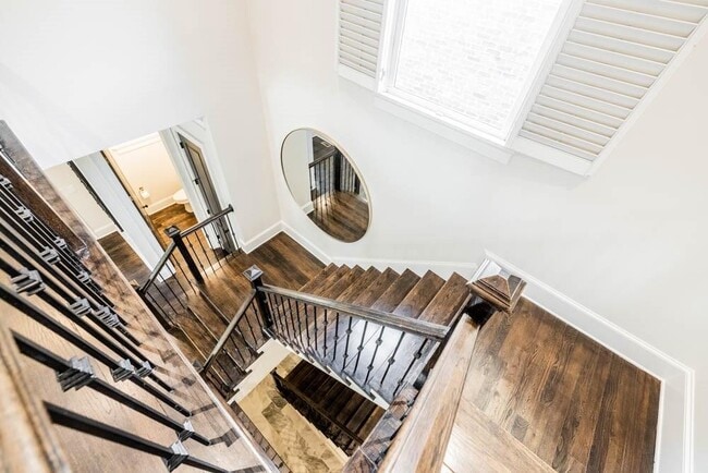 Building Photo - 470 Hamilton St SE