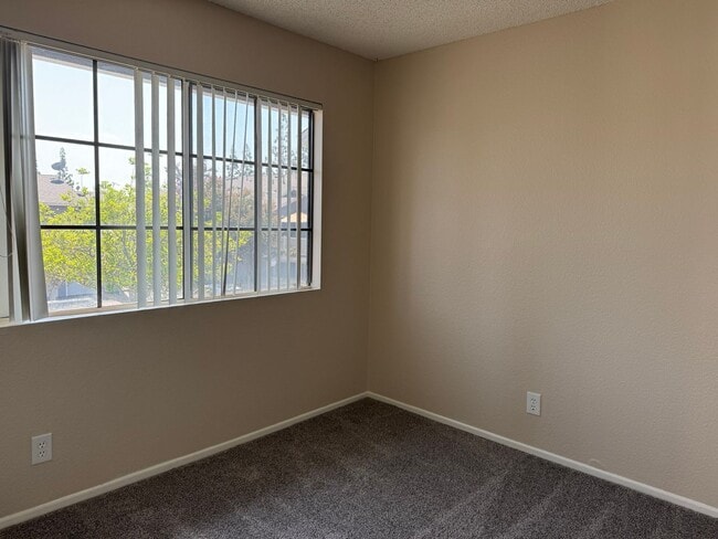 Building Photo - Lovely 2 Bedroom Condo in Azusa