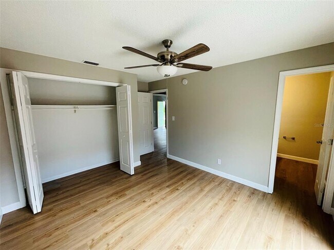 Building Photo - 511 Duchess Ct