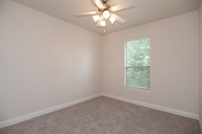 Building Photo - 6708 Menchaca Rd
