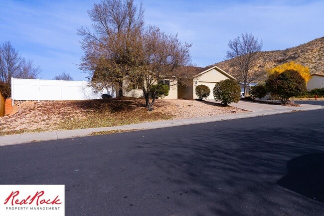 Building Photo - Move in Special: $200 off full first month rent on this inviting 3-Bedroom Home with Garage and P...