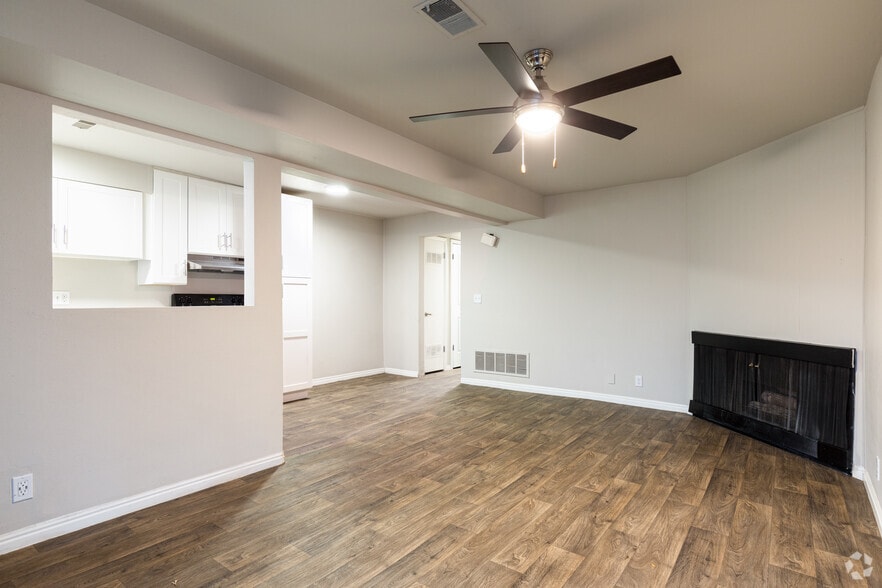 1BR, 1BA 700SF - Commons on 2nd