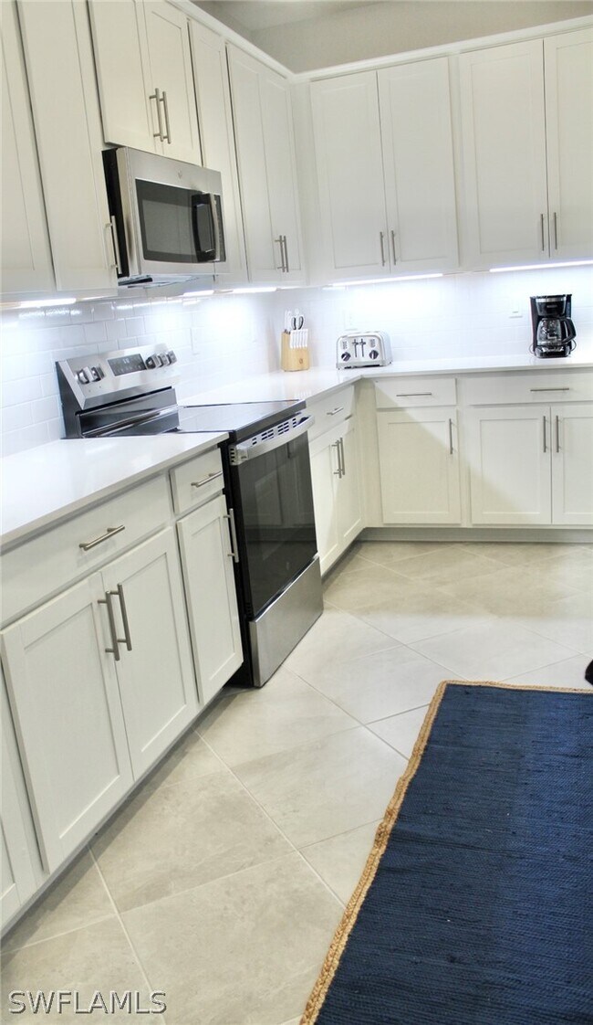 Building Photo - 15405 Grn Acrs Ave