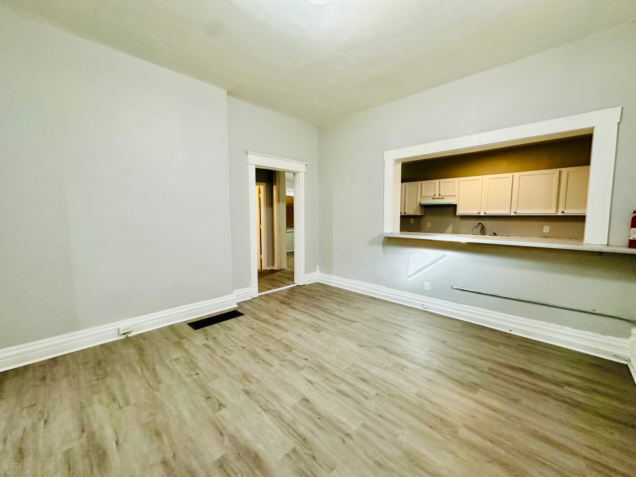 Building Photo - 2823 Garfield Ave