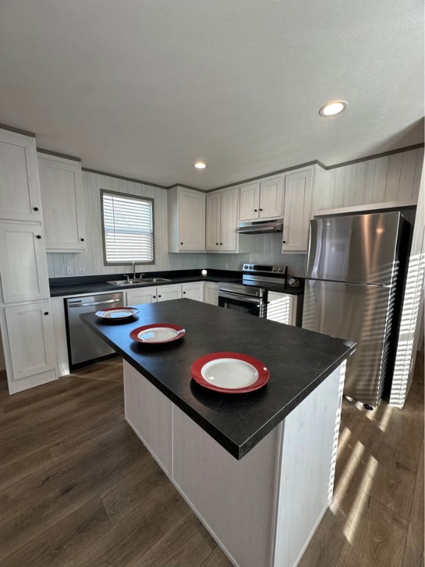 Building Photo - 10301 SE 29th St