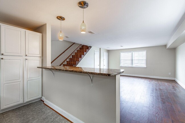 Building Photo - 430 N Patrick St