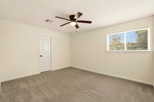 Building Photo - 718 Oder Ln