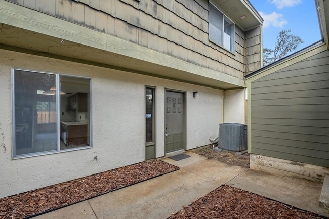 Building Photo - 3128 Blairstone Ct