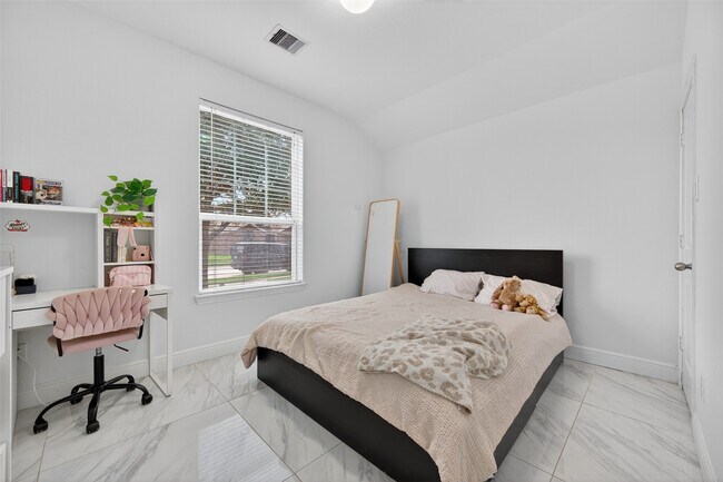 Building Photo - 16318 Brookside Willow Ln