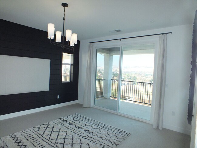 Building Photo - Folsom Russell Ranch 4/3 new home