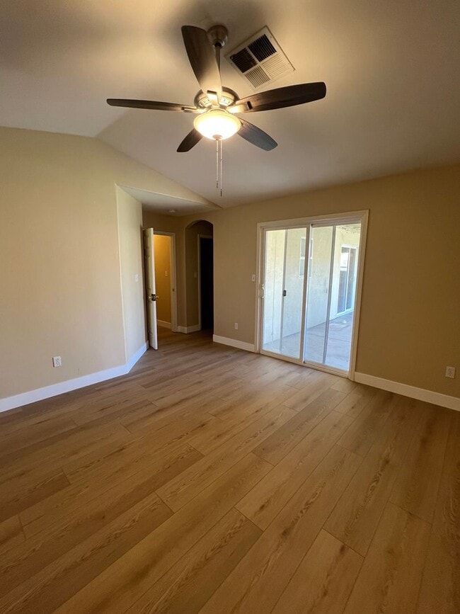 Building Photo - Southwest 4 bedroom
