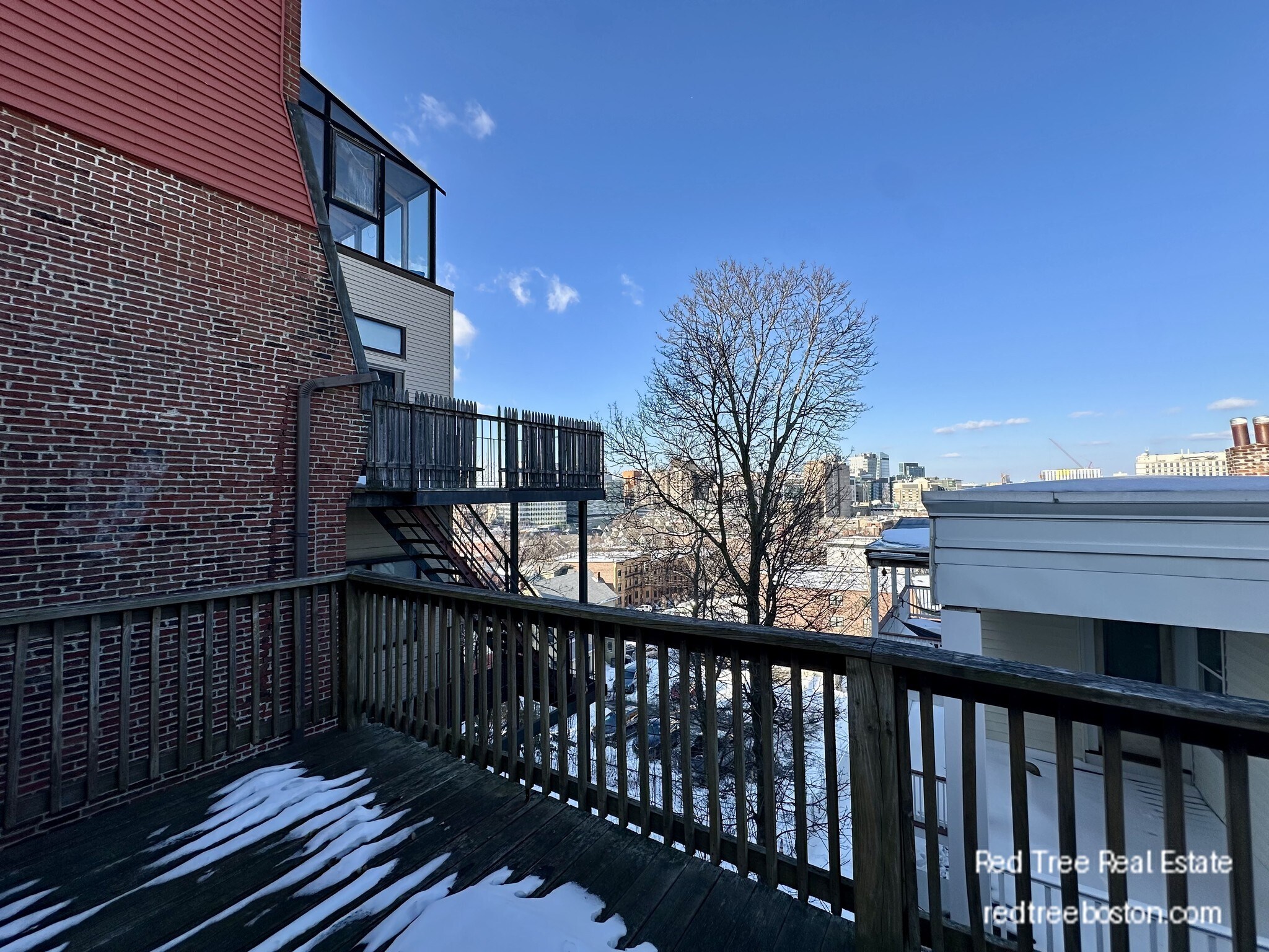 Building Photo - 143 Hillside St