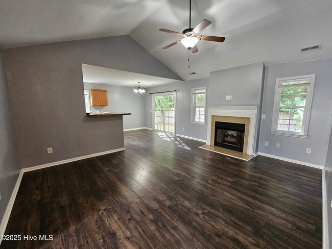 Building Photo - 2013 W T Whitehead Dr