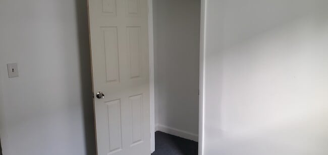 Building Photo - 10520 S Perry Ave