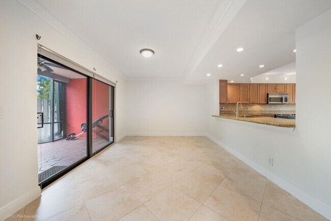 Building Photo - 525 Bayfront Dr