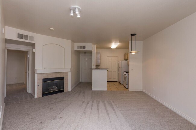 Building Photo - Beautiful 2-Bedroom, 2-Bath Condo in Gated...
