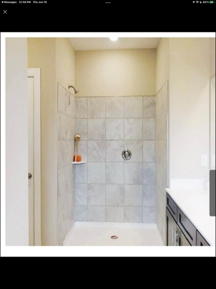 Building Photo - 714 Stiller Ln