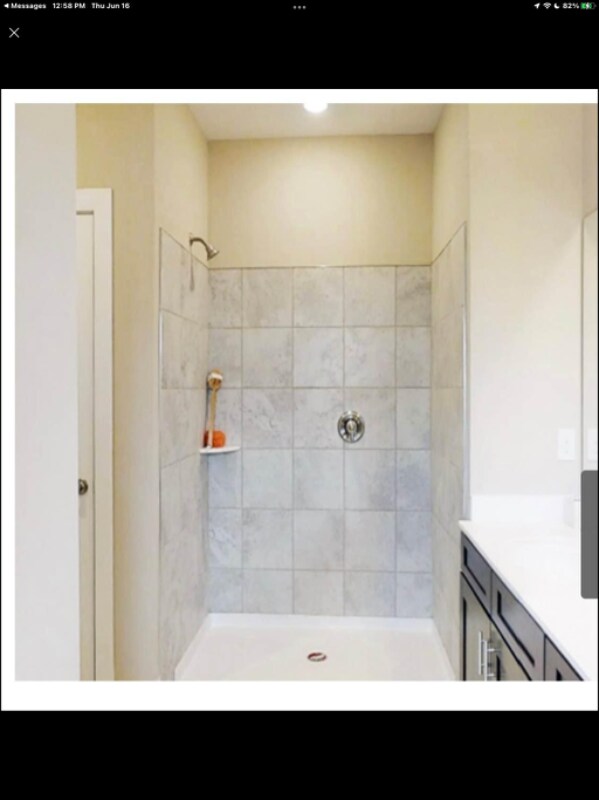 Building Photo - 714 Stiller Ln