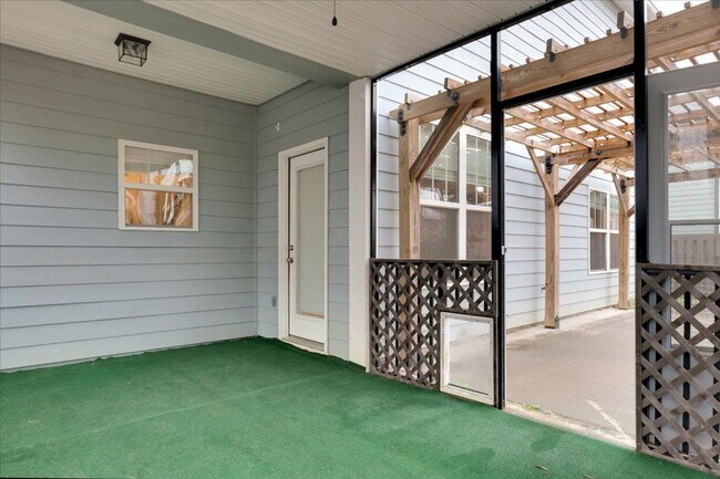 Building Photo - 1883 BEAUTIFUL HOME