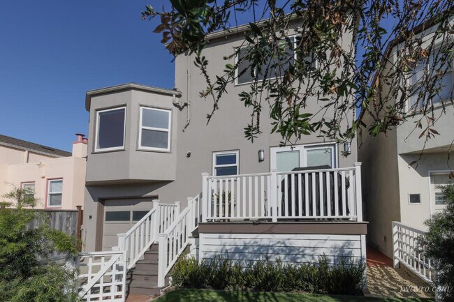 Building Photo - 348 Stratford Dr