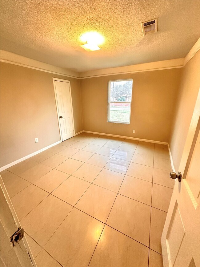 Building Photo - 1209 Glenn Ave