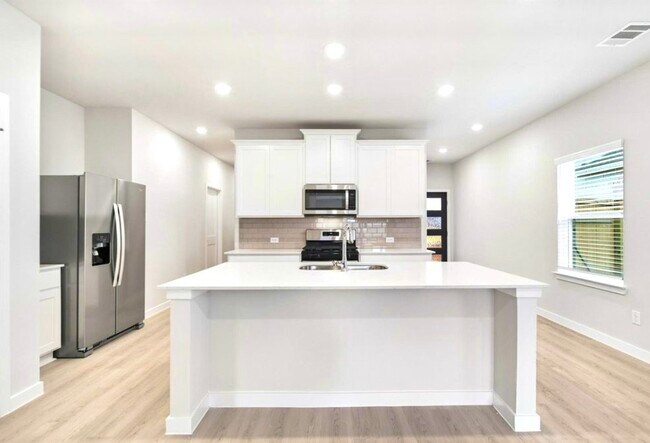 Building Photo - 32915 Silver Mdw Wy