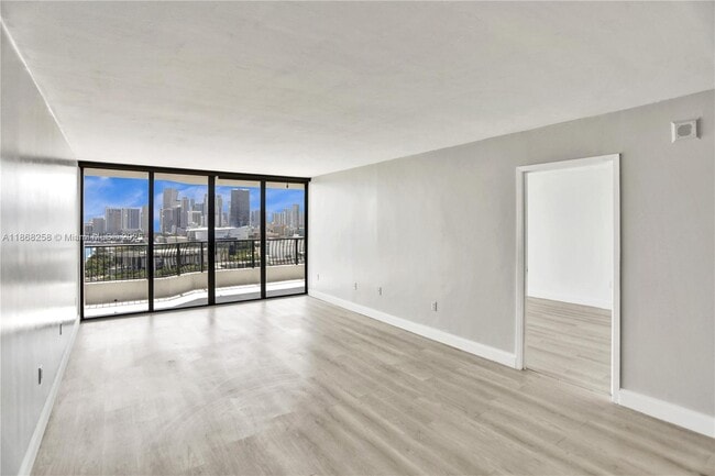 Building Photo - 555 NE 15th St
