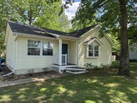 Building Photo - 1120 Shady Rest Rd