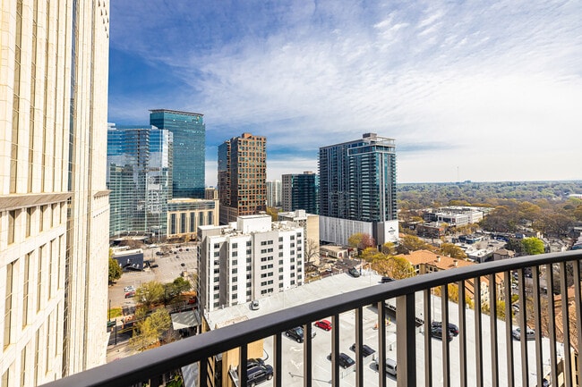 Building Photo - 943 Peachtree St NE