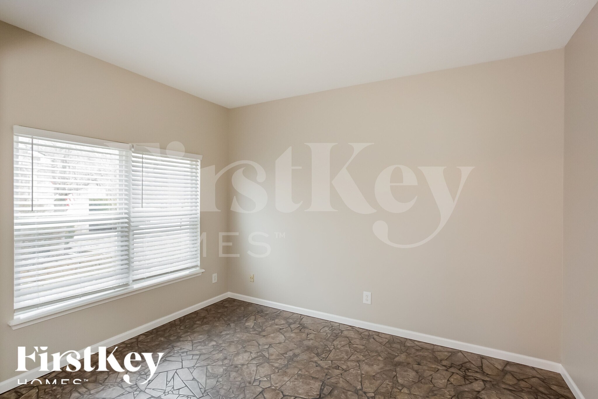 Building Photo - 13947 Royalwood Dr