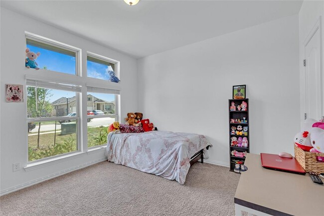 Building Photo - 122 Shagbark Trl