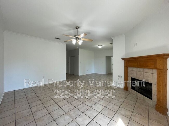 Building Photo - 9382 Pecan Tree Dr