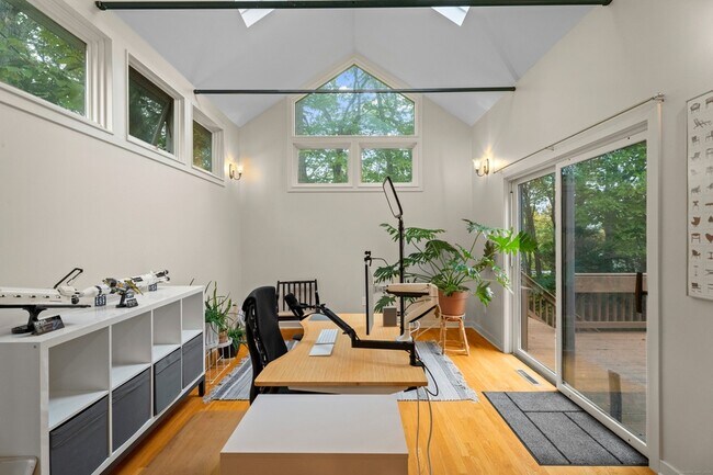 Building Photo - 133 Blake Rd