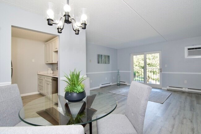 Building Photo - 22 Maple Crest Cir