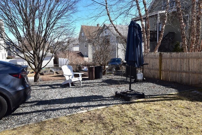 Building Photo - 145-147 Spruce St