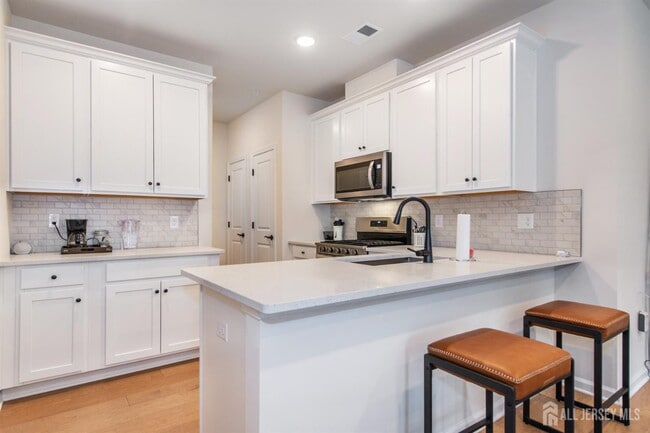 Building Photo - 222 Jessie Pl