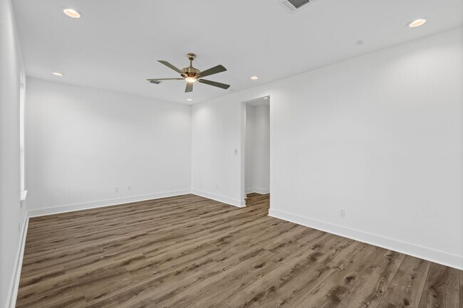 Building Photo - 5610 Savyon Dr