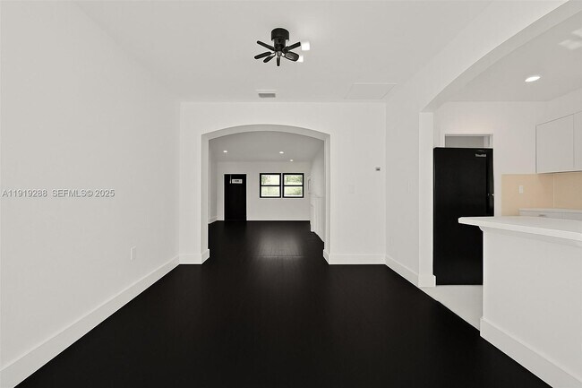 Building Photo - 9173 Byron Ave