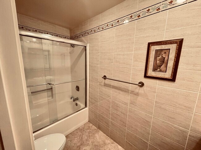 Building Photo - 2812 N Auburn Ct