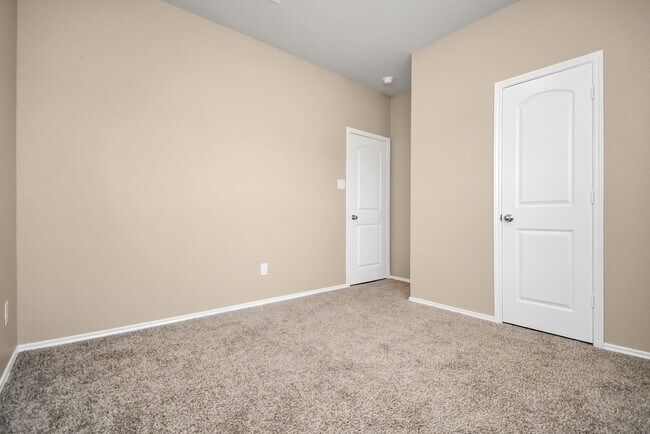 Building Photo - 5415 Dover Ter Wy