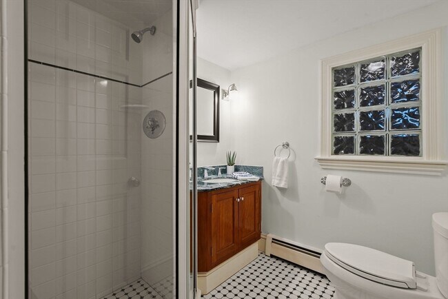 Building Photo - 59 Harbor Ave