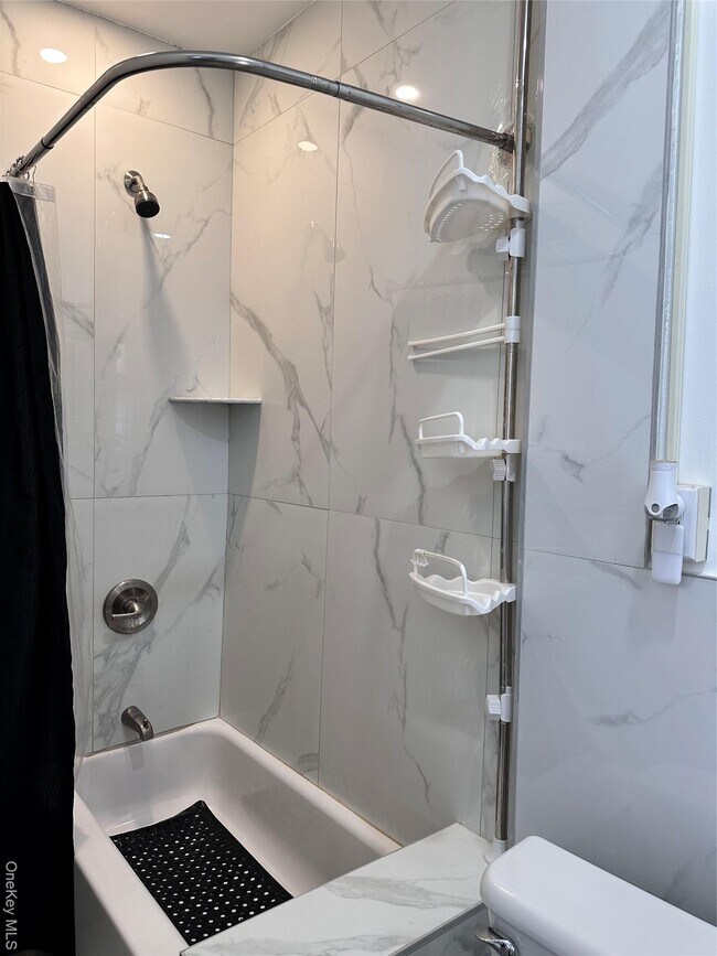 Building Photo - 768 Greene Ave