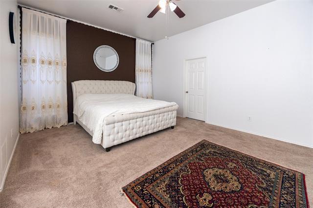 Building Photo - 9216 Sterling Gate Dr