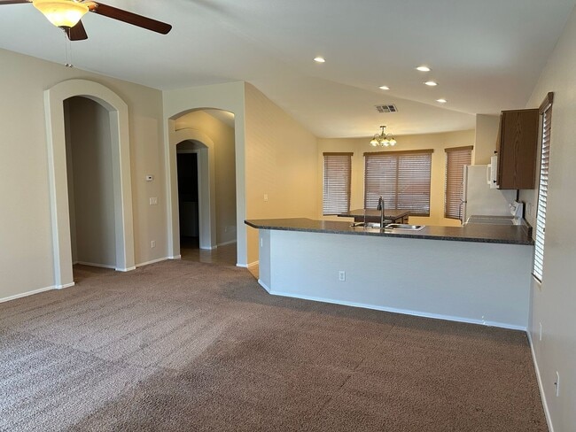 Building Photo - Great 3 bedroom 2 bath home