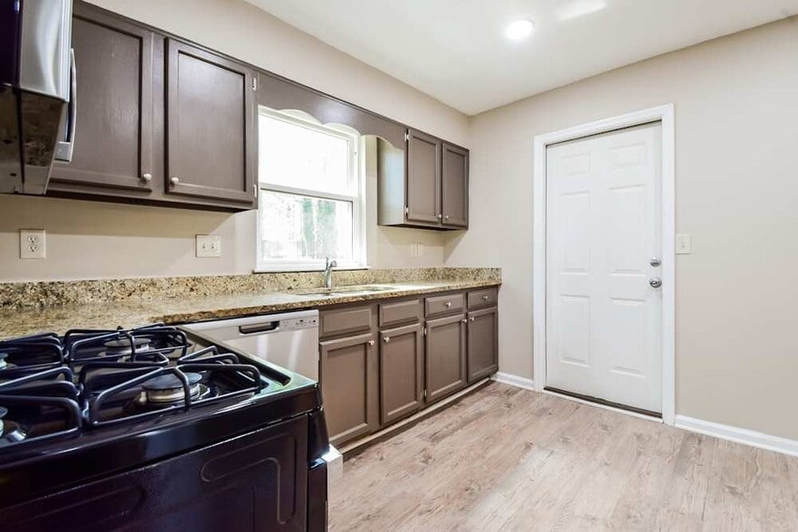 Building Photo - 645 Barrington Way