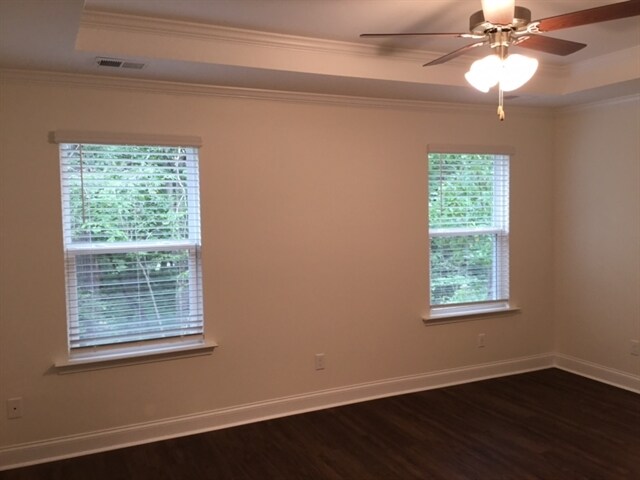 Building Photo - 215 Swan Dr